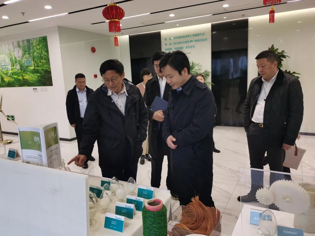 探访合成生物学前沿阵地 以生物基材料研发为引擎加速生物经济腾飞